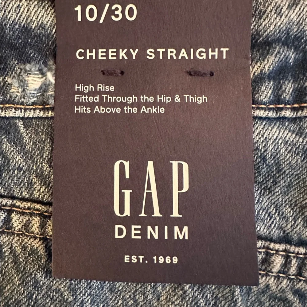Gap | Distressed Cheeky Jeans - Picture 4 of 4